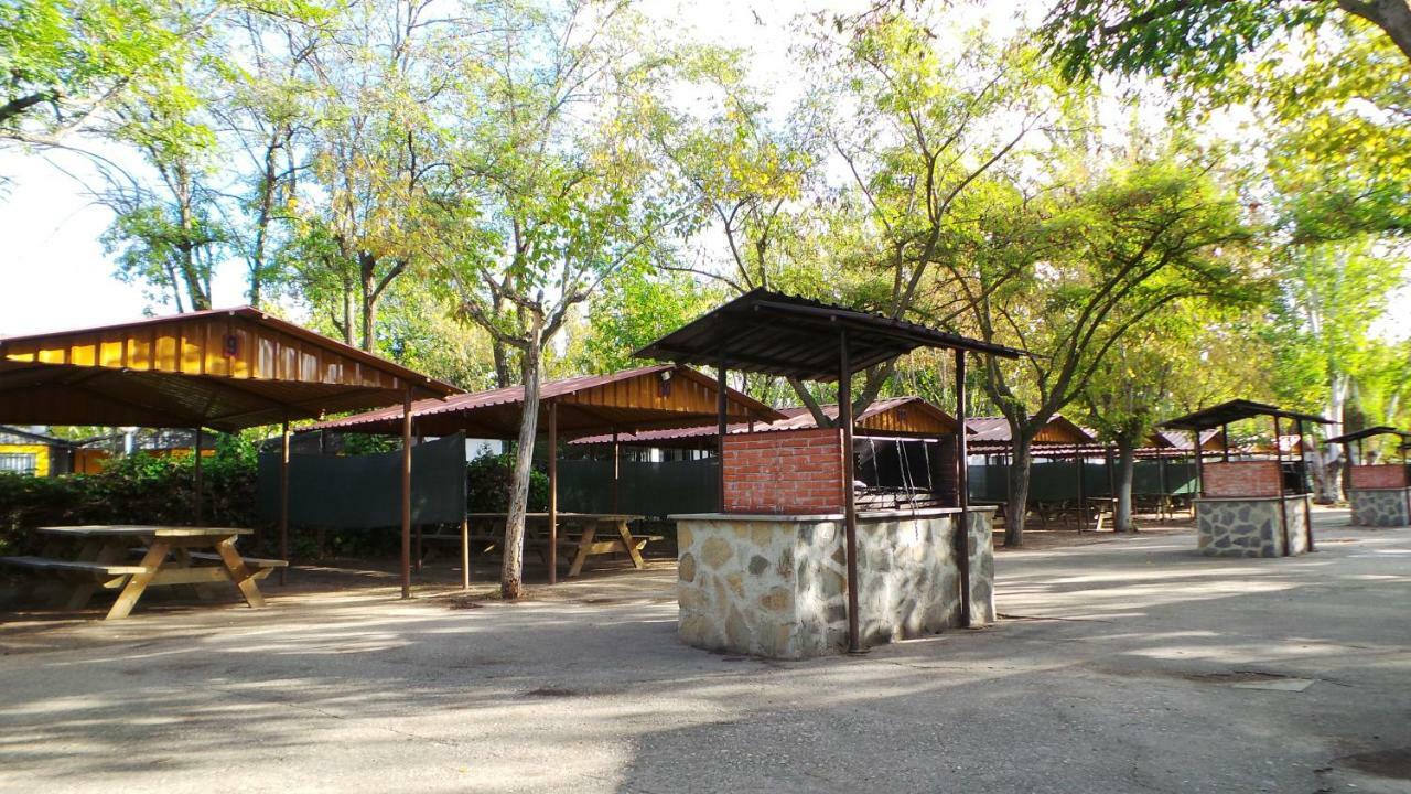 Bungalows Alpha Getafe Extérieur photo